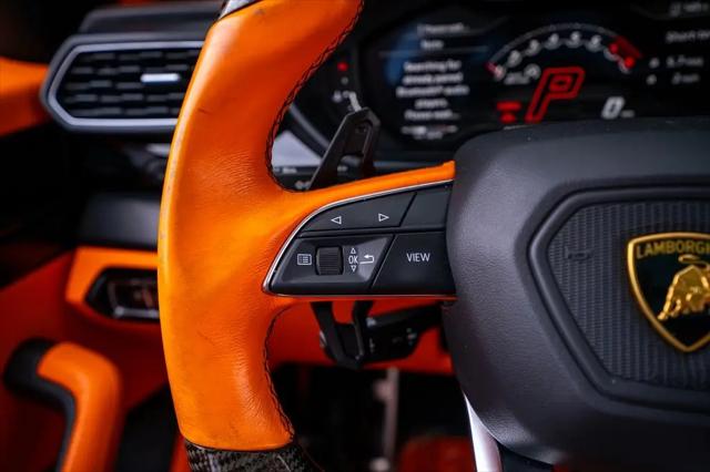 2022 Lamborghini Urus Pearl Capsule