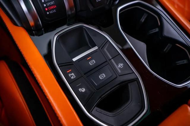 2022 Lamborghini Urus Pearl Capsule