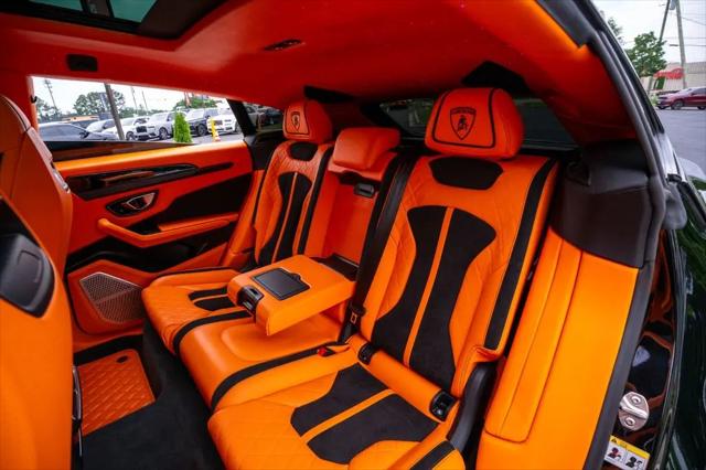 2022 Lamborghini Urus Pearl Capsule