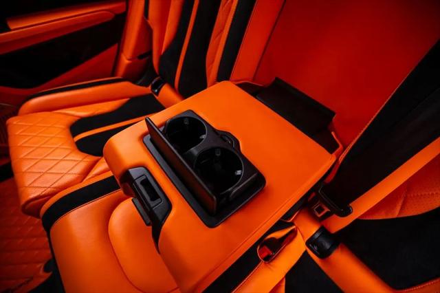 2022 Lamborghini Urus Pearl Capsule