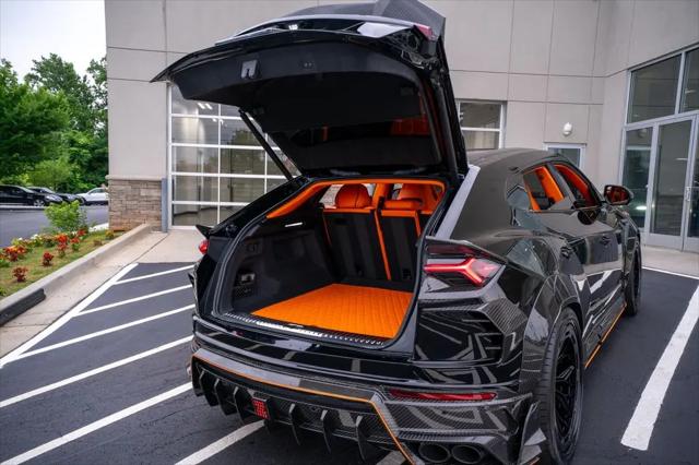 2022 Lamborghini Urus Pearl Capsule
