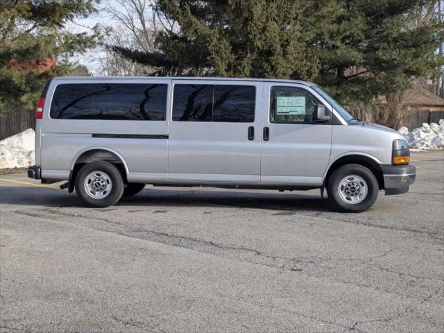 2025 GMC Savana Passenger RWD 3500 Extended Wheelbase LT