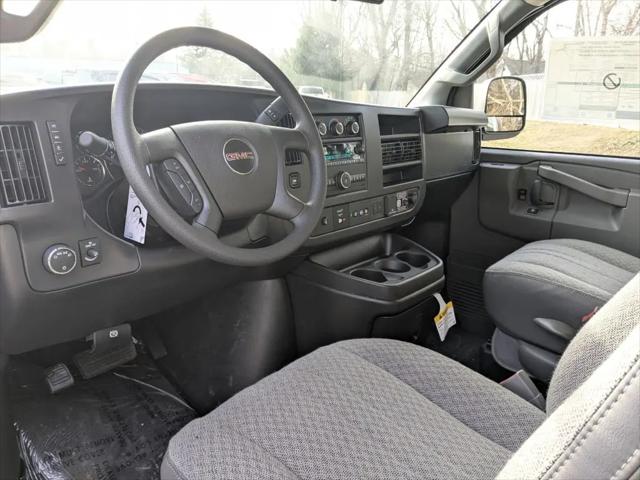 2025 GMC Savana Passenger RWD 3500 Extended Wheelbase LT
