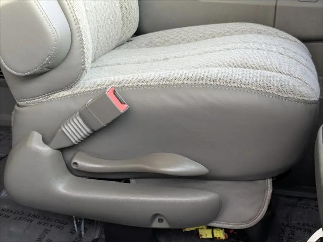 2025 GMC Savana Passenger RWD 3500 Extended Wheelbase LT