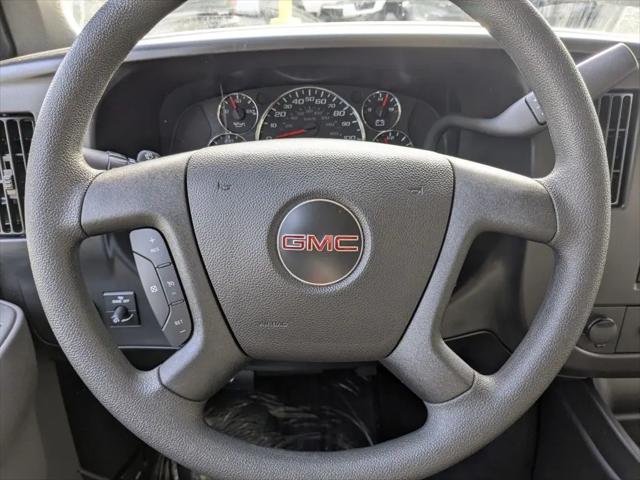 2025 GMC Savana Passenger RWD 3500 Extended Wheelbase LT