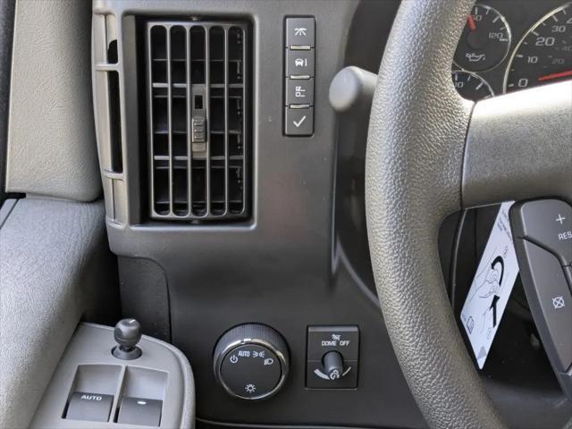 2025 GMC Savana Passenger RWD 3500 Extended Wheelbase LT