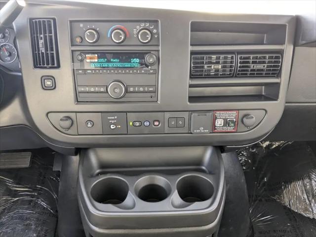 2025 GMC Savana Passenger RWD 3500 Extended Wheelbase LT
