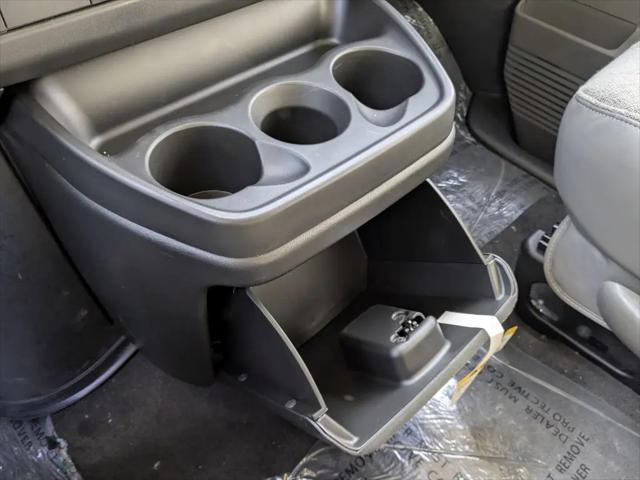 2025 GMC Savana Passenger RWD 3500 Extended Wheelbase LT