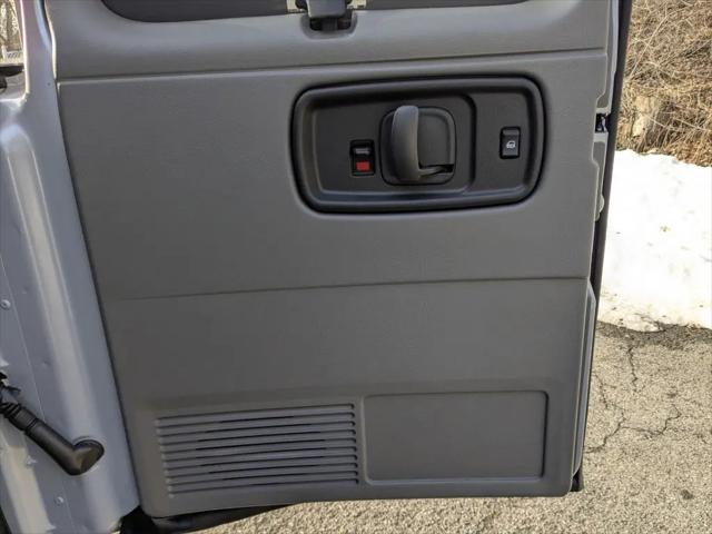 2025 GMC Savana Passenger RWD 3500 Extended Wheelbase LT