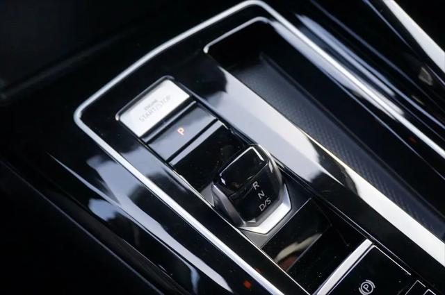2026 Volkswagen Golf R Base