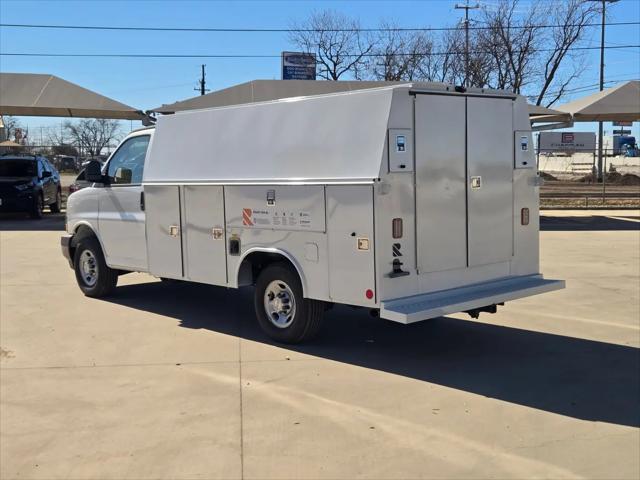 2025 Chevrolet Express Cutaway Work Van
