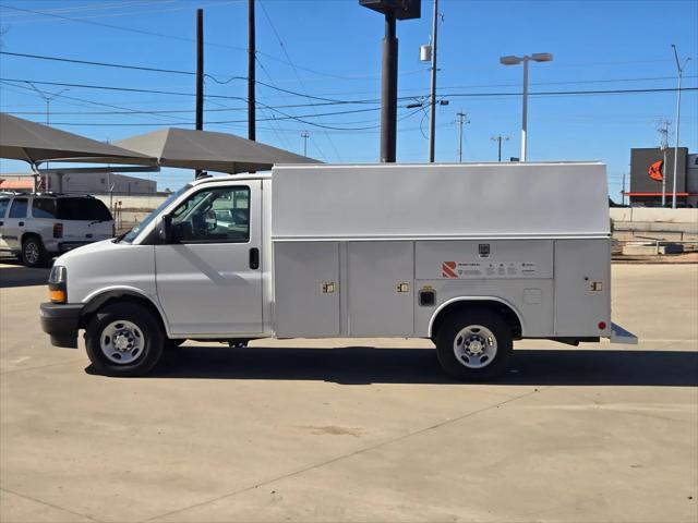 2025 Chevrolet Express Cutaway Work Van