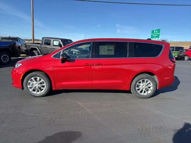 2026 Chrysler Pacifica Select AWD