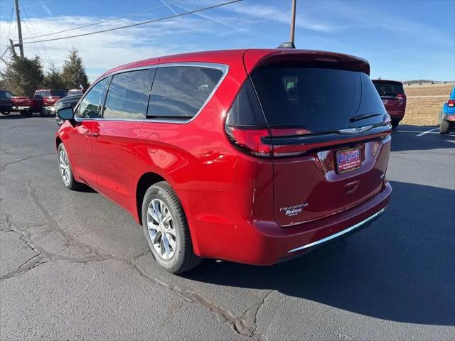 2026 Chrysler Pacifica Select AWD