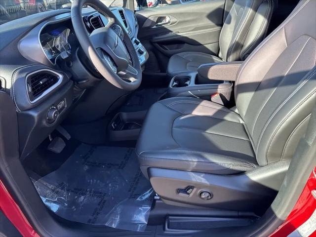 2026 Chrysler Pacifica Select AWD