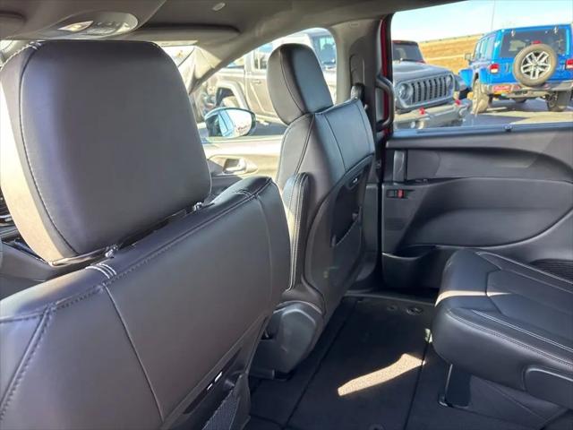 2026 Chrysler Pacifica Select AWD