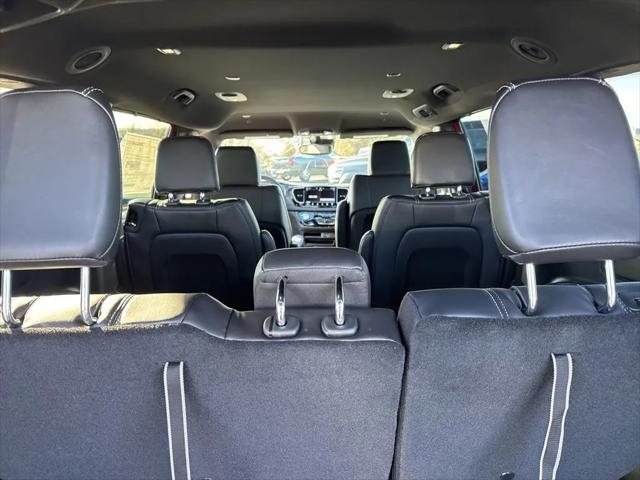 2026 Chrysler Pacifica Select AWD