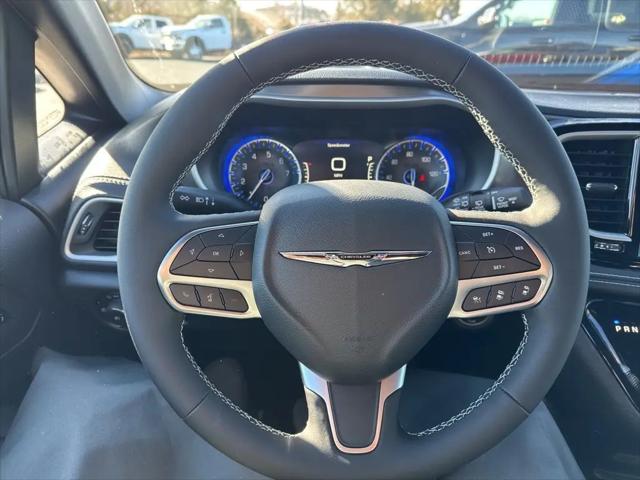 2026 Chrysler Pacifica Select AWD