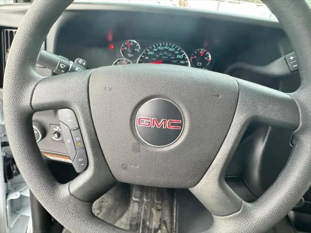 2025 GMC Savana Cutaway Work Van