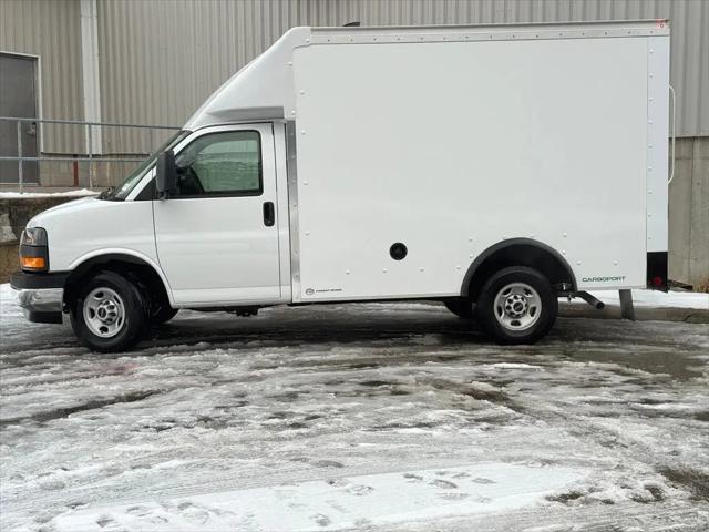 2025 GMC Savana Cutaway Work Van