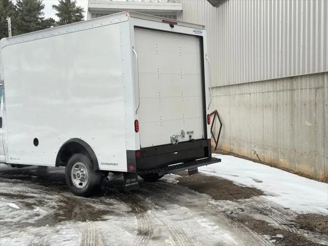 2025 GMC Savana Cutaway Work Van