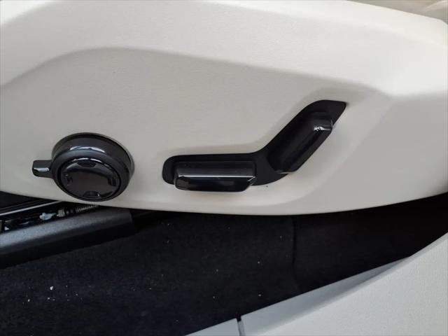 2026 Volvo XC90 Ultra, B6 AWD Gas (mild hybrid), Gasoline, Bright, 7 Seats