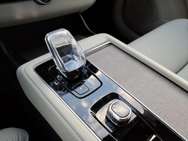 2026 Volvo XC90 Ultra, B6 AWD Gas (mild hybrid), Gasoline, Bright, 7 Seats