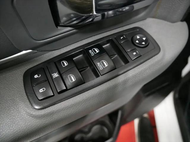 2019 Ram 1500 Classic SLT Crew Cab 4x4 6'4" Box