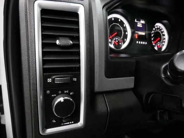 2019 Ram 1500 Classic SLT Crew Cab 4x4 6'4" Box