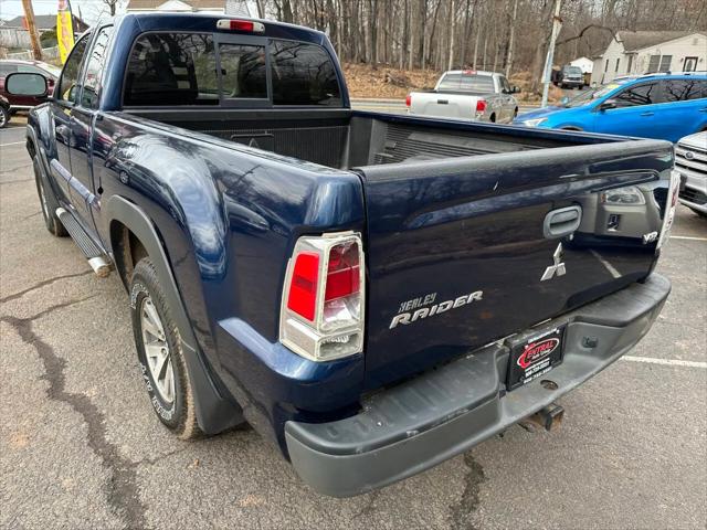 2006 Mitsubishi Raider Duro Cross V8