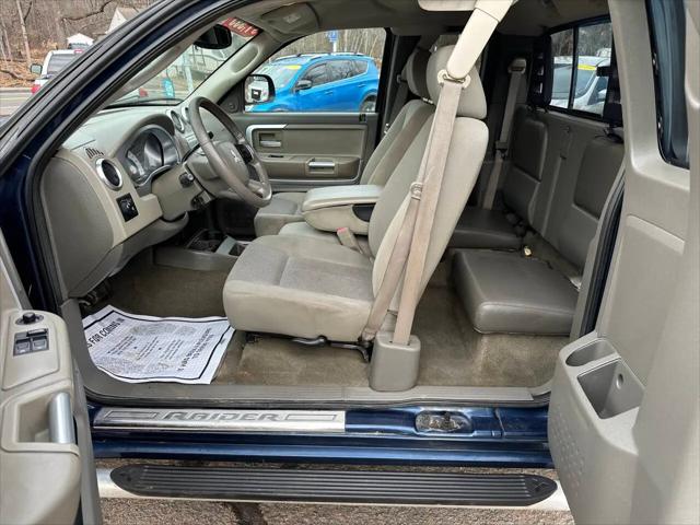 2006 Mitsubishi Raider Duro Cross V8