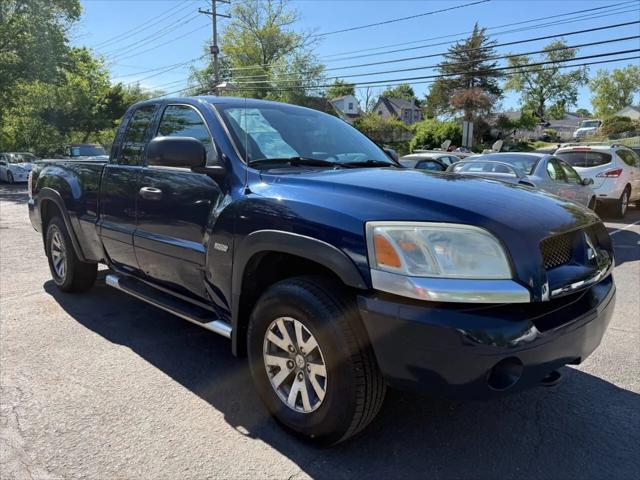 2006 Mitsubishi Raider Duro Cross V8