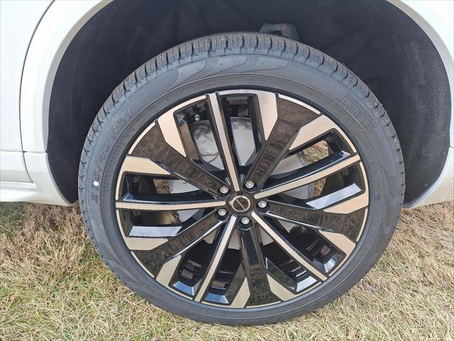 2026 Volvo XC90 Core, B6 AWD Gas (mild hybrid), Gasoline, Bright, 7 Seats