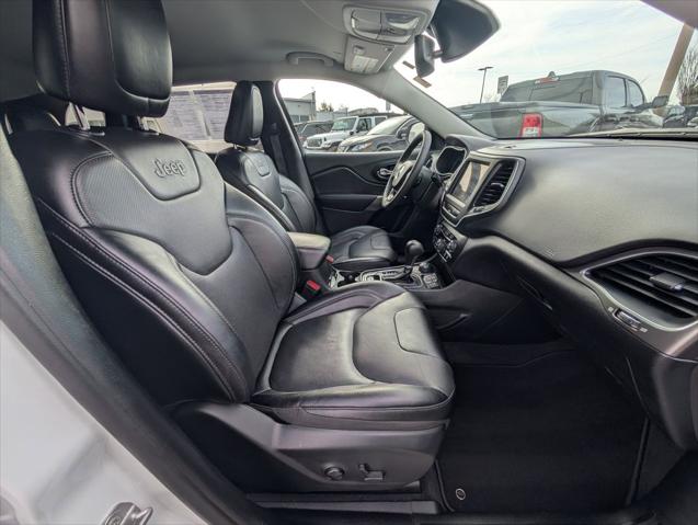 2022 Jeep Cherokee Latitude Lux 4x4 2022 Jeep Cherokee Latitude Lux 4x4