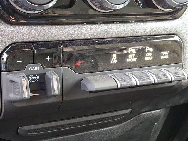 2025 Ram 1500 Tradesman Crew Cab 4x4 5'7" Box