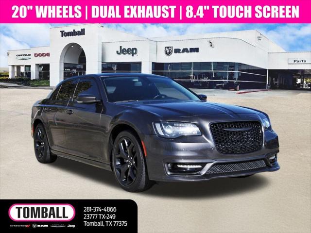 2022 Chrysler 300 Touring L