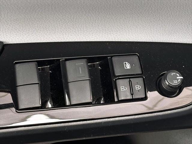 2022 Toyota Prius LE AWD-e [10]