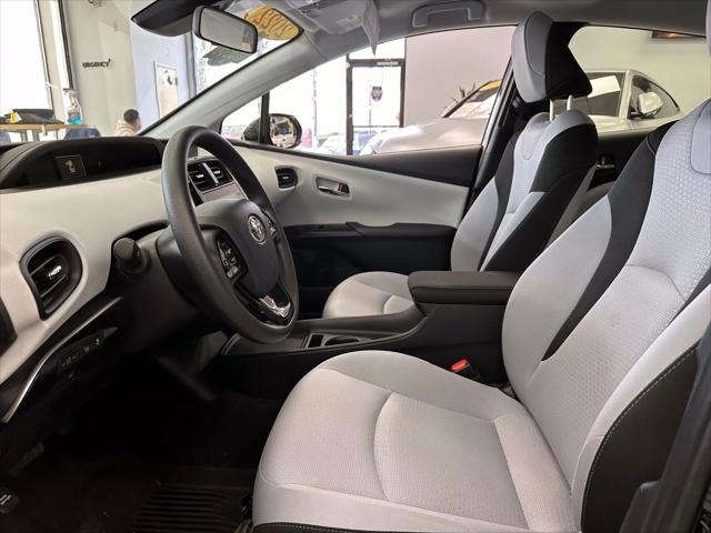 2022 Toyota Prius LE AWD-e [11]