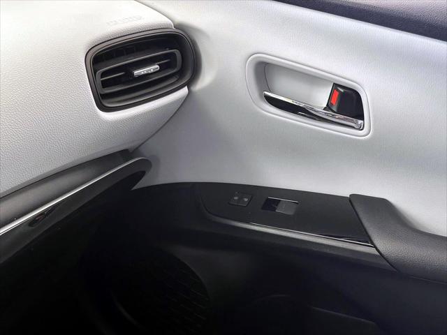 2022 Toyota Prius LE AWD-e [21]