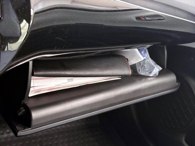 2022 Toyota Prius LE AWD-e [25]