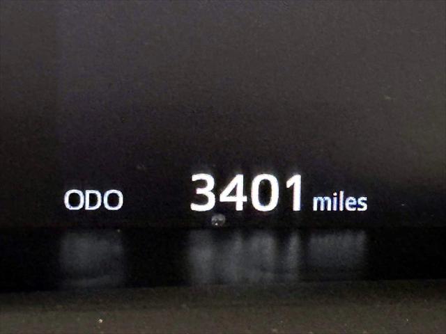 2022 Toyota Prius LE AWD-e [28]