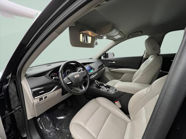 2023 Cadillac XT4 AWD Premium Luxury