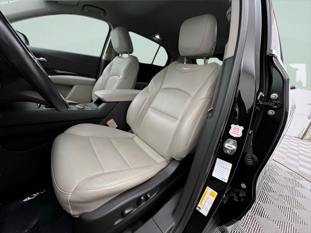 2023 Cadillac XT4 AWD Premium Luxury