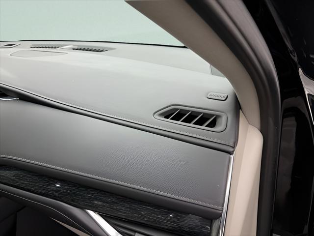 2023 Cadillac XT4 AWD Premium Luxury