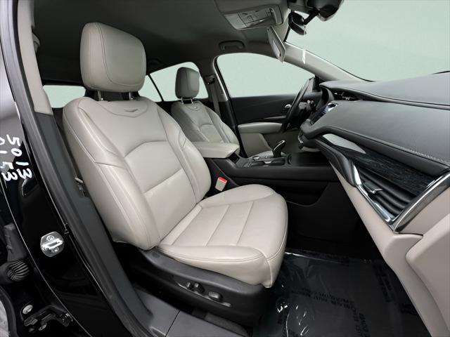 2023 Cadillac XT4 AWD Premium Luxury