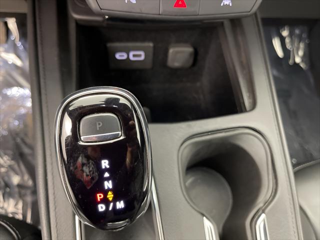 2023 Cadillac XT4 AWD Premium Luxury
