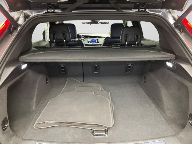 2023 Cadillac XT4 AWD Premium Luxury
