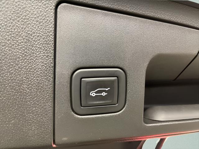 2023 Cadillac XT4 AWD Premium Luxury