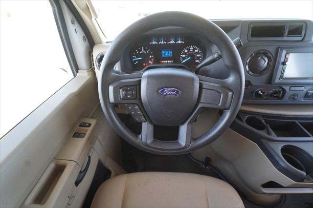 2021 Ford E-450 Cutaway 28Z