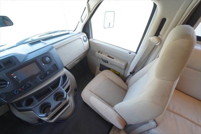 2021 Ford E-450 Cutaway 28Z